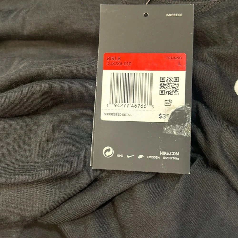 Nike long sleeve athletic tee size large. New!